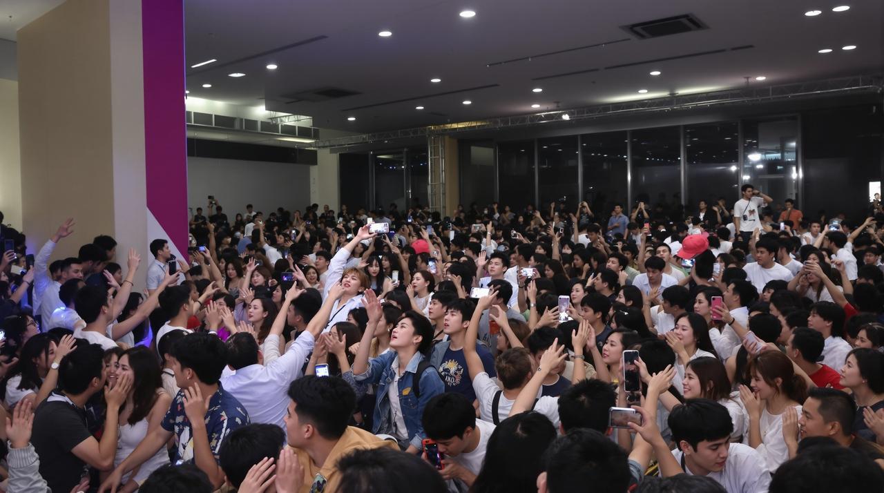 另类在线视频2026年度影迷见面会